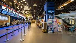 Các Yếu Tố Cần Cân Nhắc Khi Chọn Trung Tâm Thương Mại Có Rạp Chiếu Phim